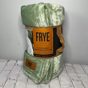 Frye Queen Sized Soft Fleece Blanket